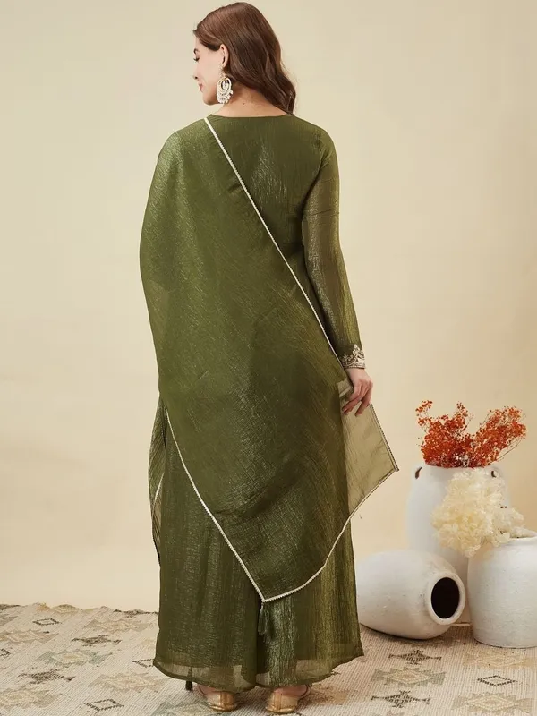 Green_Silk_Blend_Embroidered_Straight_Kurta_Set_For_Women