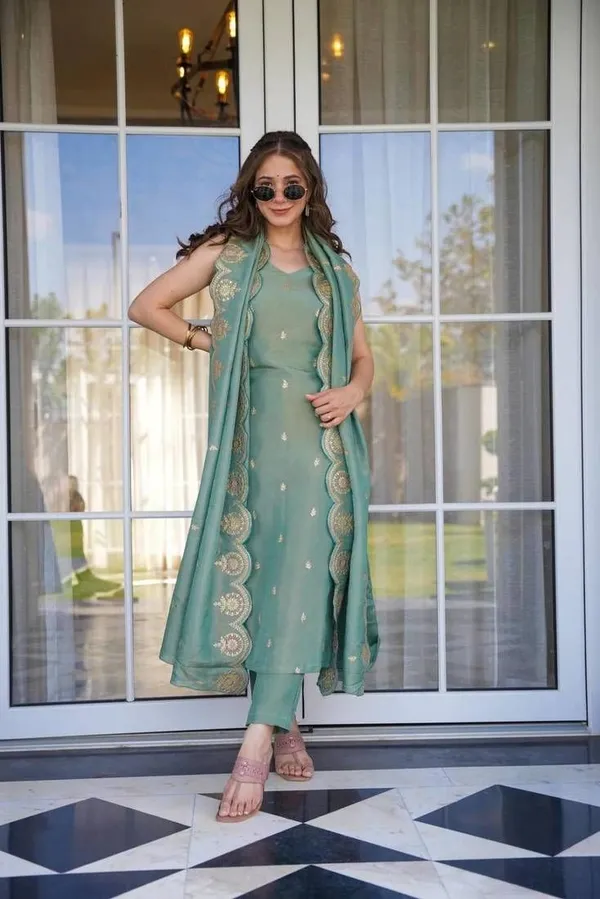 Dark_Green_Chanderi_Straight_Kurta_Set_For_Women