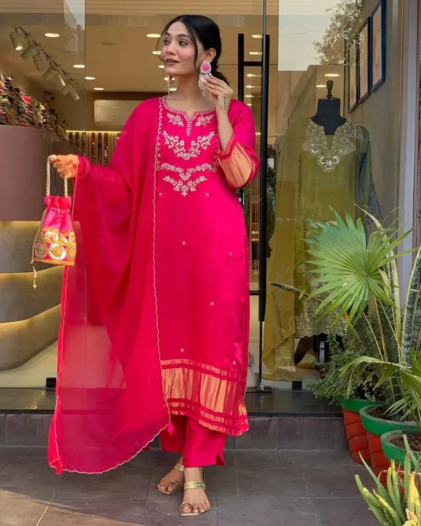 Pink_Viscose_Rayon_Straight_Embroidered_Kurta_Set_For_Women