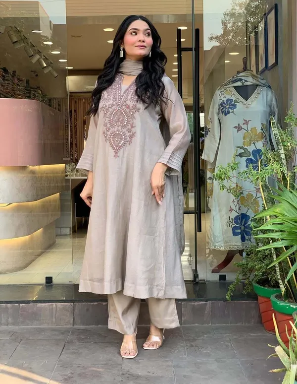 Beige_Muslin_Cotton_Straight_Embroidered_Kurta_Set_For_Women