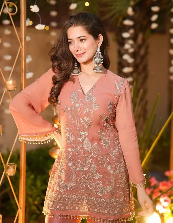 Peach_Silk_Blend_Straight_Sequinned_Kurta_Pant_Set_For_Women
