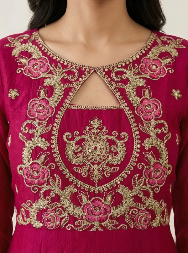 Pink_Silk_Blend_Zari_Floral_Embroidered_Kurta_Set_For_Women
