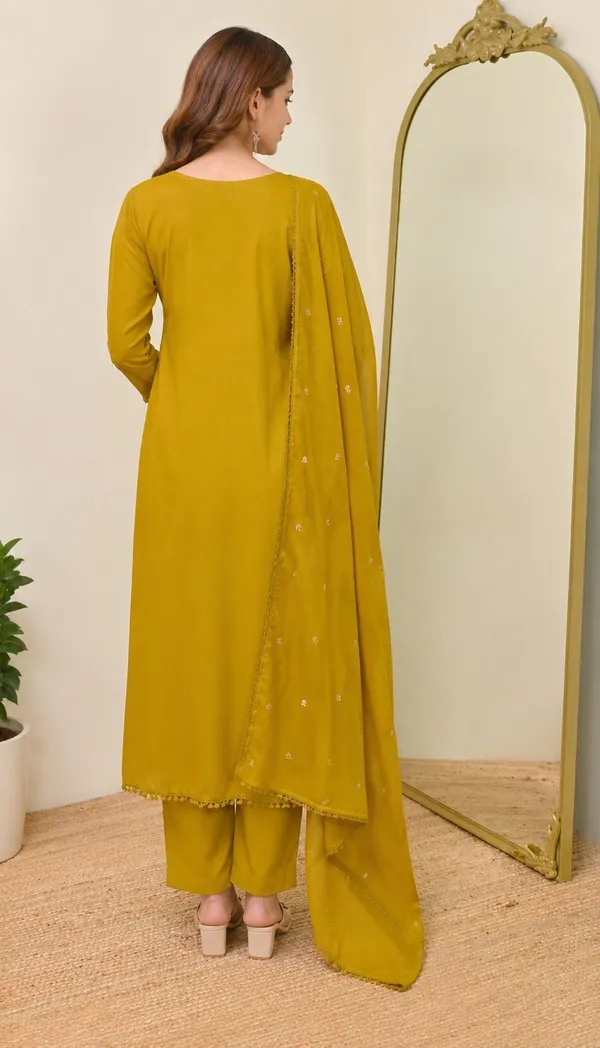 Yellow_Chanderi_Tiered_Floral_Embroidered_Kurta_Set_For_Women