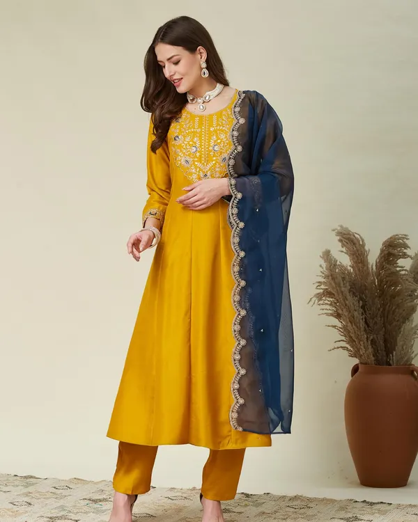 Yellow_Cotton_Blend_Paisley_Print_Palazzo_Kurta_Set_For_Women