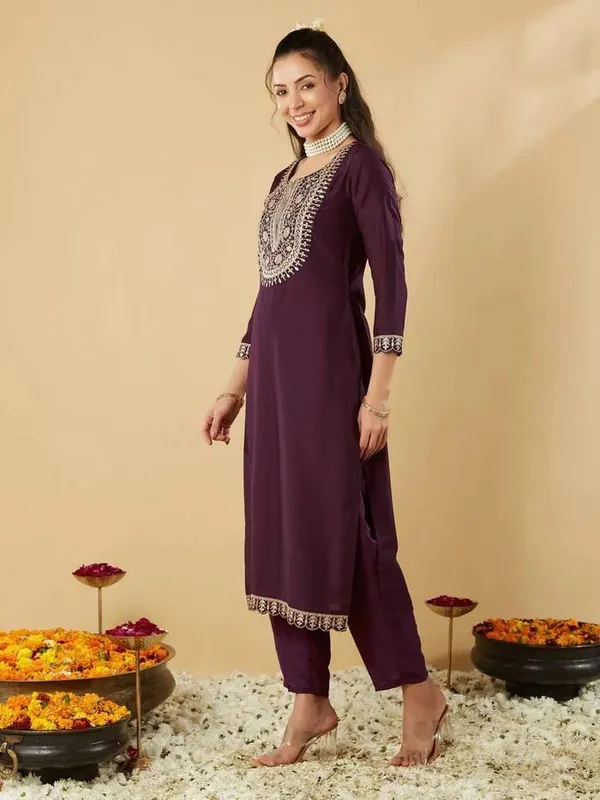 Purple_Chanderi_Silk_Straight_Gotta_Patti_Kurta_Pant_Dupatta_Set_For_Women