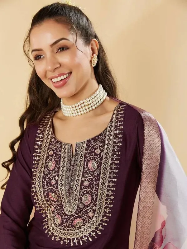 Purple_Chanderi_Silk_Straight_Gotta_Patti_Kurta_Pant_Dupatta_Set_For_Women