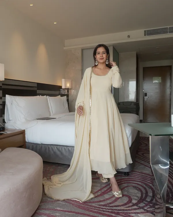 Cream_Georgette_Anarkali_Floor_Length_Kurta_Set_For_Women