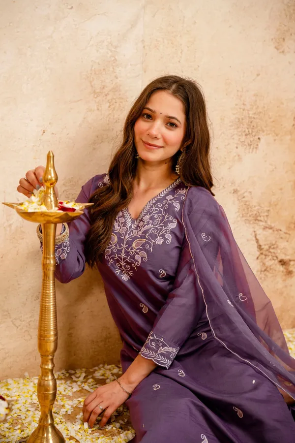 Purple_Chanderi_Embroidered_Kurta_Pant_Dupatta_Set_For_Women