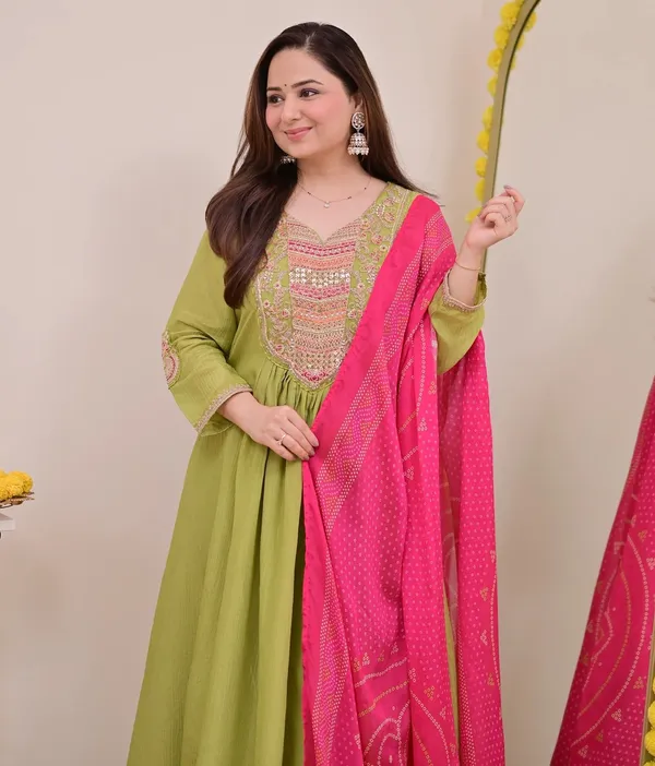 Green_Chiffon_Anarkali_Thread_Embroidered_Kurta_Set_For_Women