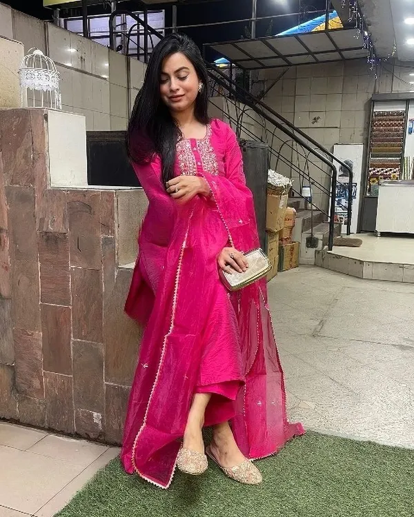 Pink_Chanderi_Straight_Sequin_Embroidered_Kurta_Set_For_Women