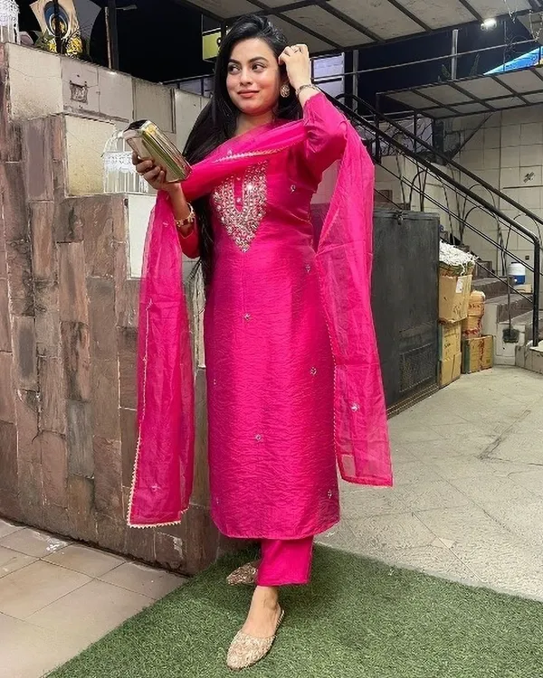 Pink_Chanderi_Straight_Sequin_Embroidered_Kurta_Set_For_Women