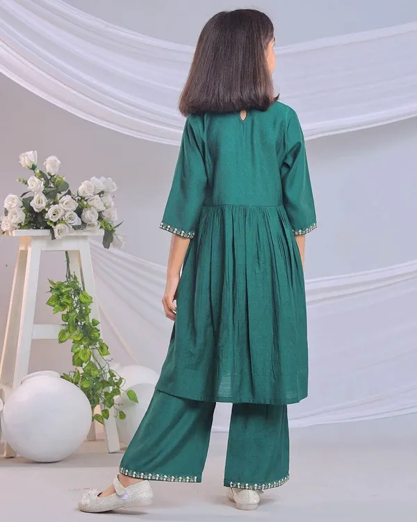 Green_Rayon_Embroidered_Kurta_Pyjama_Dupatta_Set_For_Girls