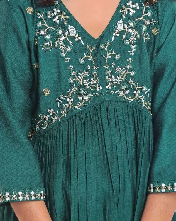 Green_Rayon_Embroidered_Kurta_Pyjama_Dupatta_Set_For_Girls
