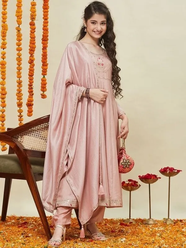 Pink_Silk_Blend_Embroidered_Kurta_Set_For_Girls