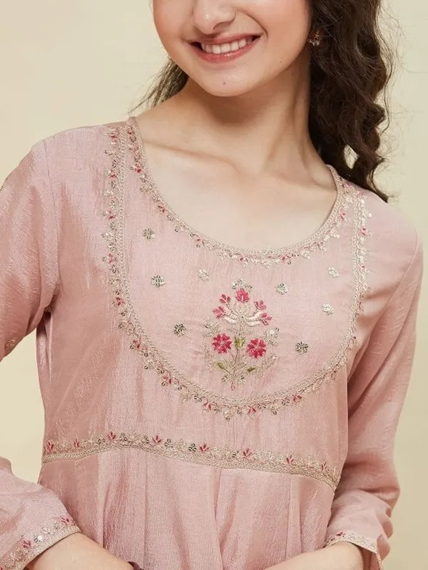 Pink_Silk_Blend_Embroidered_Kurta_Set_For_Girls