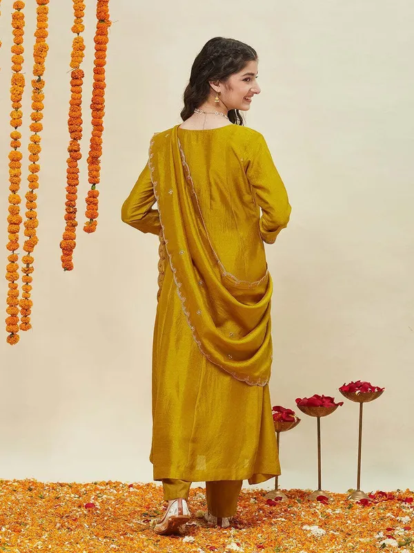 Yellow_Vichitra_Silk_Embroidered_Festive_Kurta_Pyjama_Dupatta_Set_For_Girls