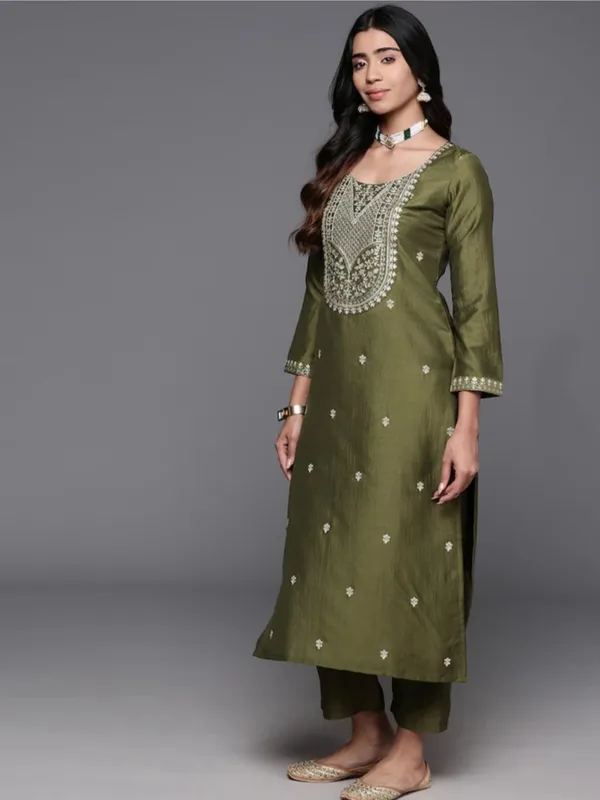 Light_Green_Cotton_Straight_Printed_Kurta_With_Pant_&_Dupatta_For_Women