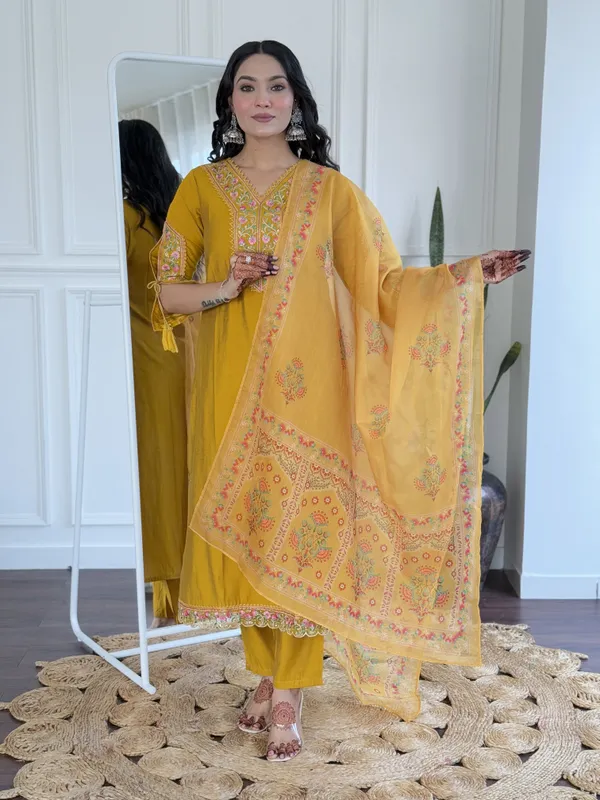 Gold_Cotton_Printed_Straight_Kurta_Set_For_Women