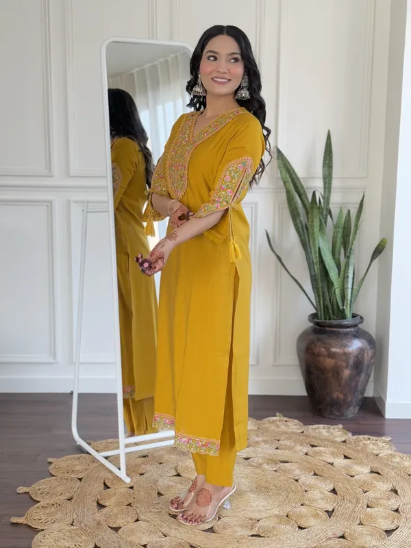 Gold_Cotton_Printed_Straight_Kurta_Set_For_Women