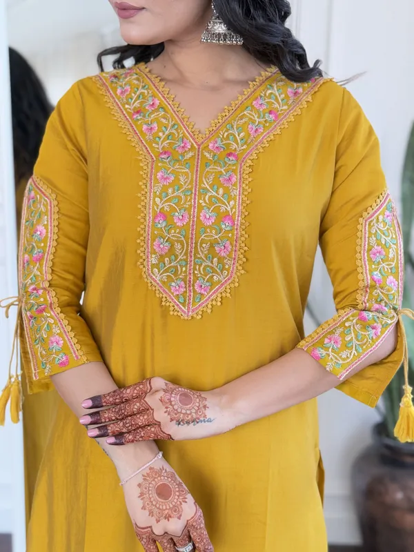 Gold_Cotton_Printed_Straight_Kurta_Set_For_Women