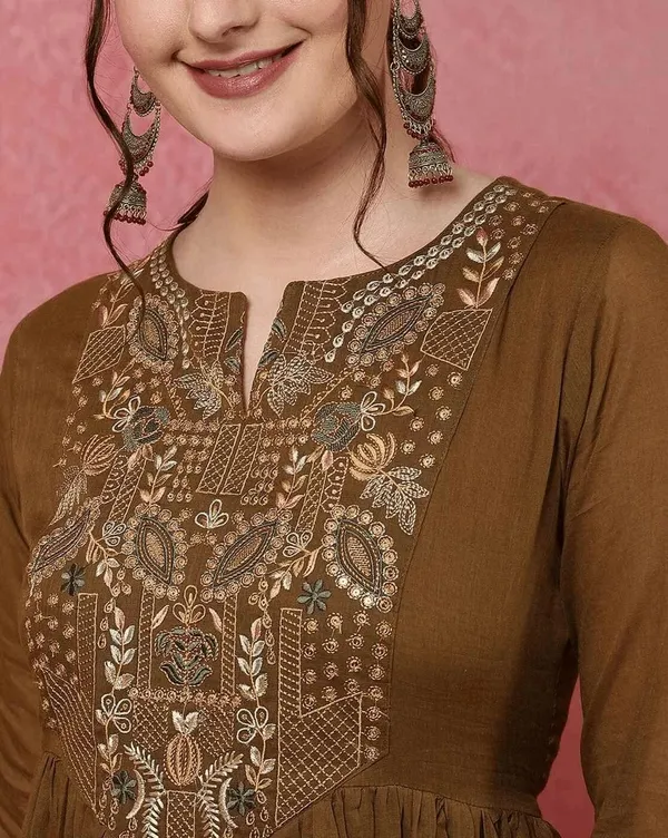Dark_Green_Chanderi_Anarkali_Embroidered_Kurta_Set_For_Women