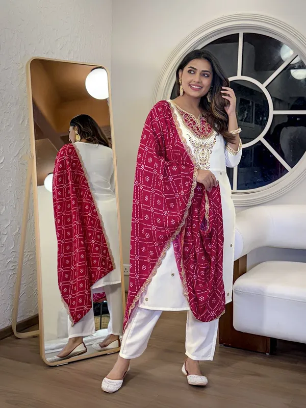 White_Viscose_Straight_Embroidered_Kurta_Set_For_Women