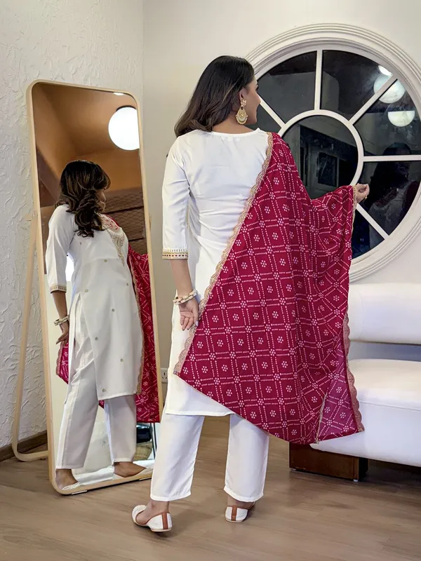 White_Viscose_Straight_Embroidered_Kurta_Set_For_Women