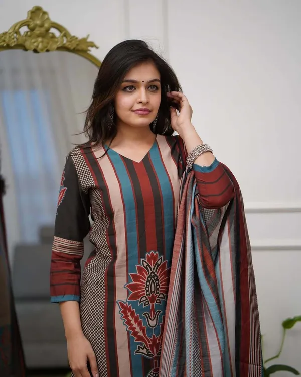 Multicolor_Rayon_Printed_Straight_Kurta_Pant_Dupatta_Set_For_Women