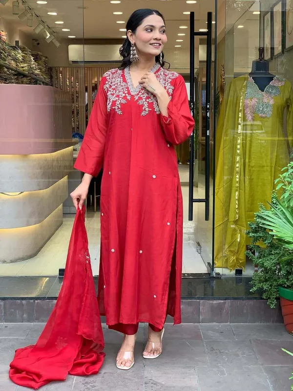 Red_Chanderi_Embroidered_Straight_Kurta_Set_For_Women