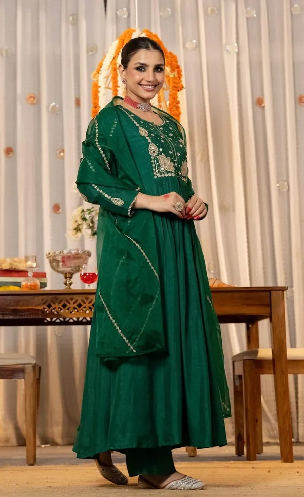 Green_Chanderi_Silk_Embroidered_Anarkali_Kurta_Set_For_Women