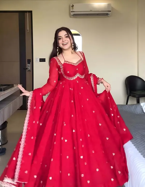 Red_Georgette_Anarkali_Embroidered_Kurta_Set_For_Women