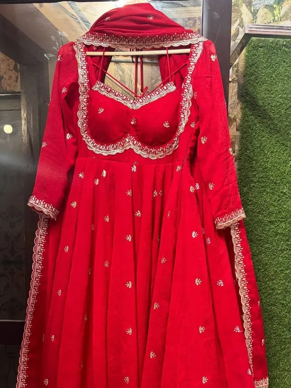 Red_Georgette_Anarkali_Embroidered_Kurta_Set_For_Women