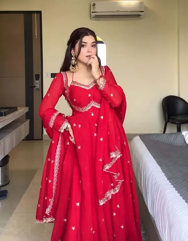 Red_Georgette_Anarkali_Embroidered_Kurta_Set_For_Women