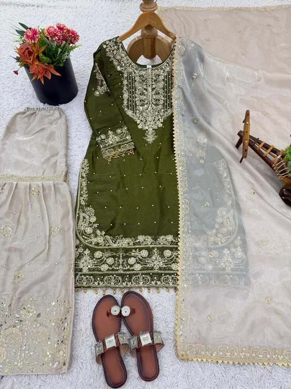 Green_Heavy_Silk_Embroidered_Sequin_Kurta_Set_For_Women