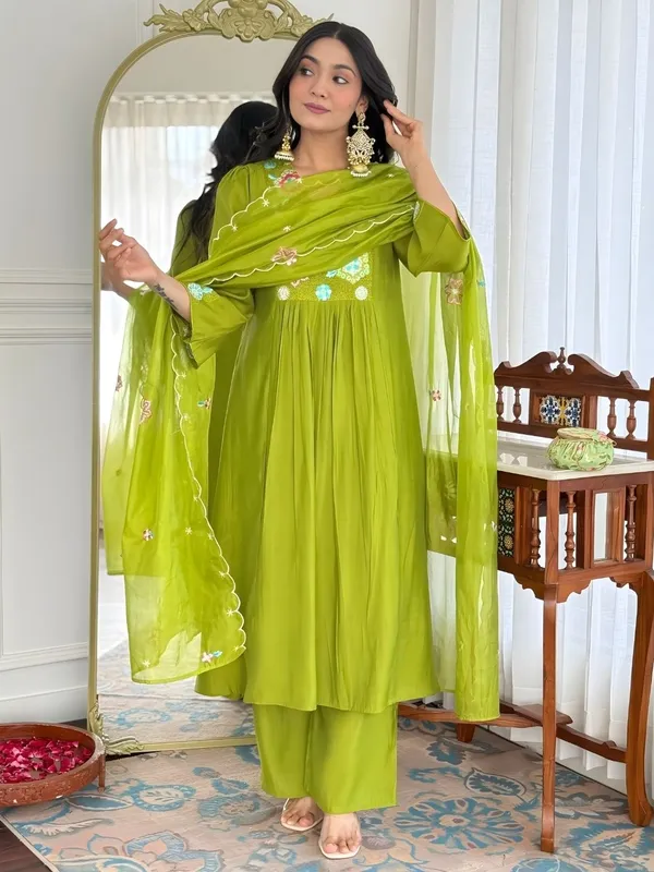 Green_Cotton_Anarkali_Floral_Embroidered_Kurta_Set_For_Women