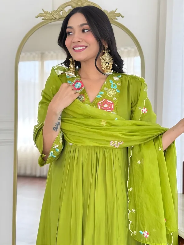 Green_Cotton_Anarkali_Floral_Embroidered_Kurta_Set_For_Women