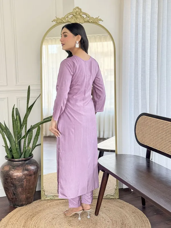 Lavender_Rayon_Straight_Floral_Embroidered_Kurta_Set_For_Women