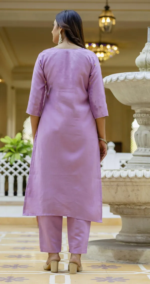 Lavender_Viscose_Gadwal_Straight_Floral_Embroidered_Kurta_Set_For_Women