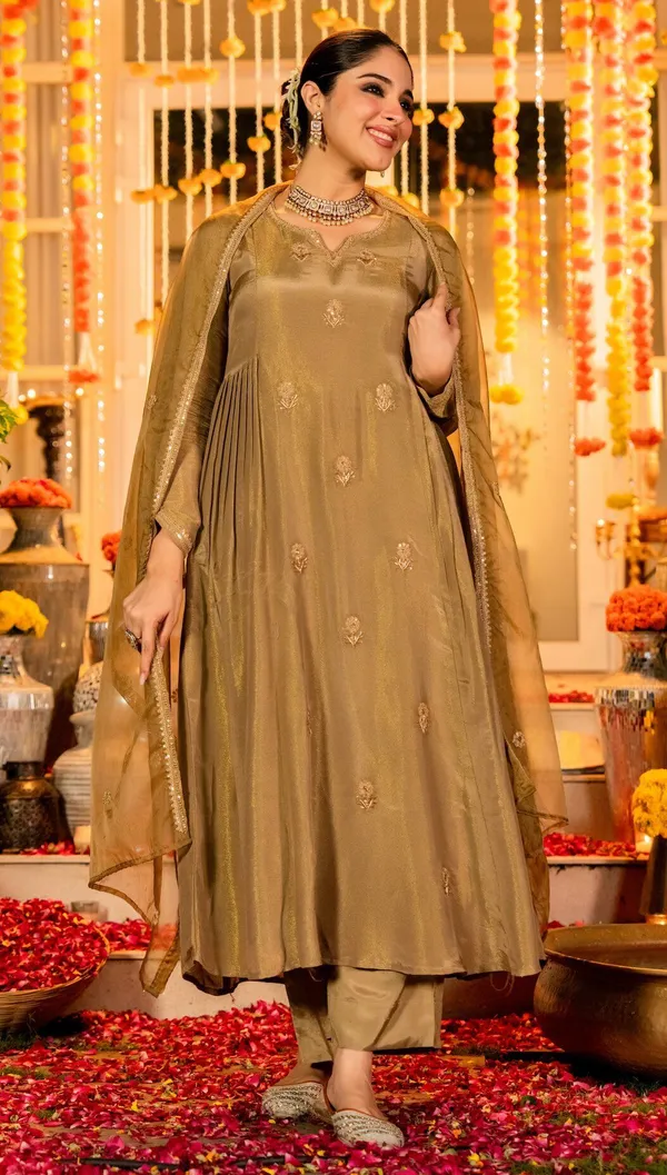 Olive_Chanderi_Silk_Embroidered_Straight_Kurta_Set_For_Women