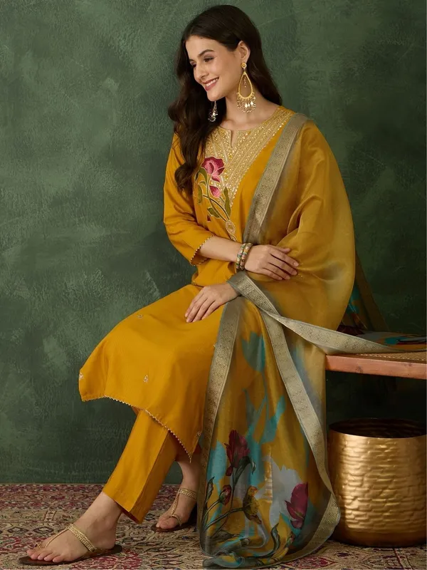 Gold_Cotton_Straight_Embroidered_Kurta_Set_For_Women
