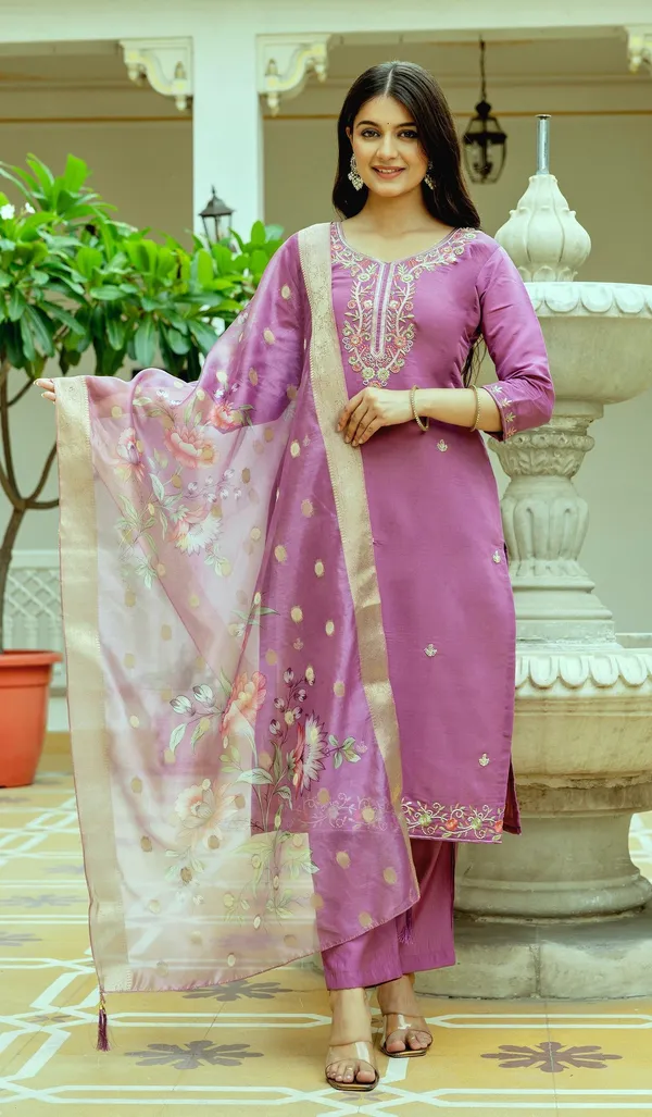 Lavender_Chanderi_Silk_Embroidered_Straight_Kurta_Set_For_Women