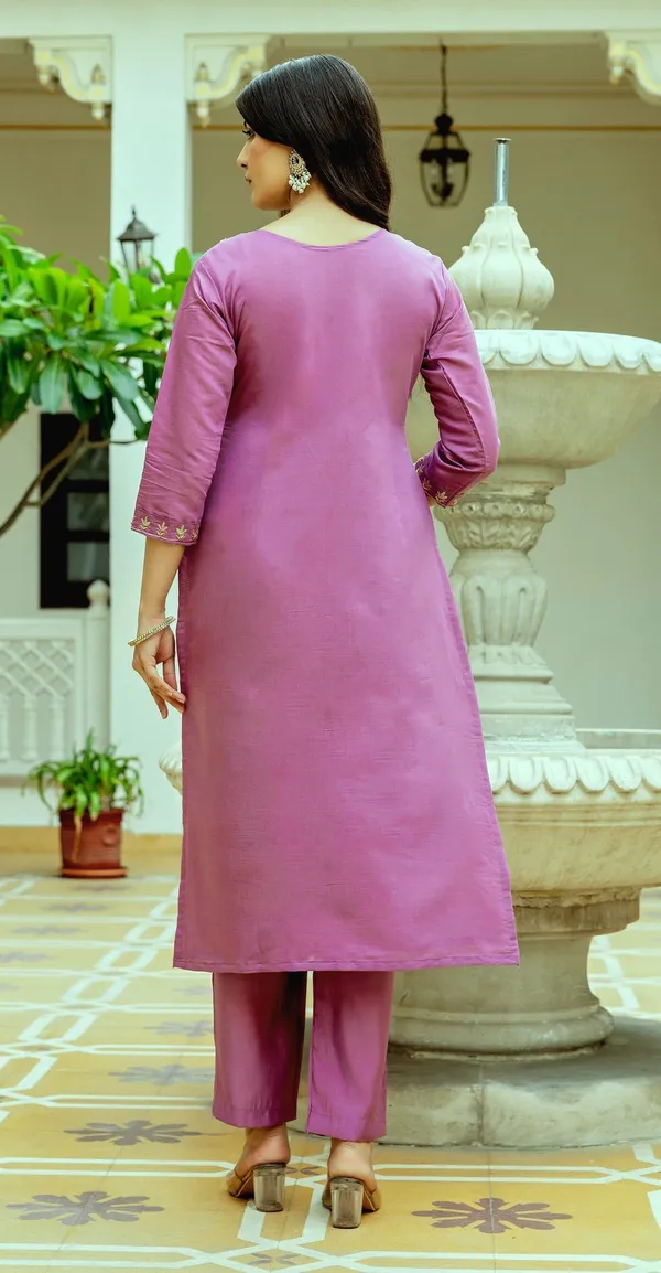 Lavender_Chanderi_Silk_Embroidered_Straight_Kurta_Set_For_Women