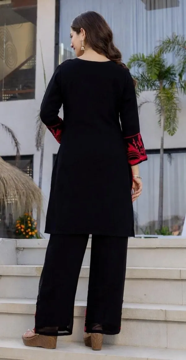 Black_Georgette_Straight_Thread_Embroidered_Kurta_Set_For_Women
