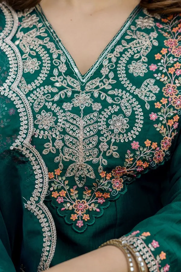 Green_Chinon_Embroidered_Anarkali_Kurta_Set_For_Women