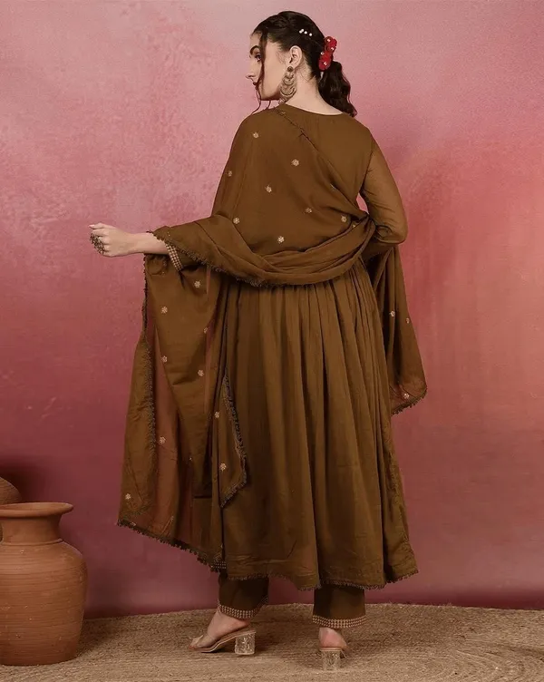 Dark_Green_Viscose_Chanderi_Embroidered_Kurta_Set_For_Women