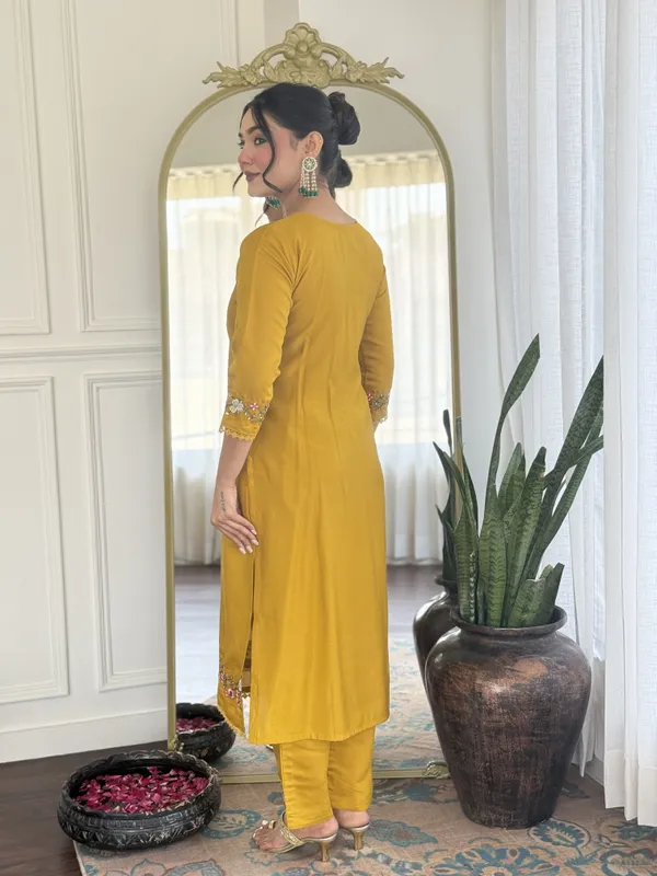 Gold_Chanderi_Straight_Embroidered_Kurta_Set_For_Women