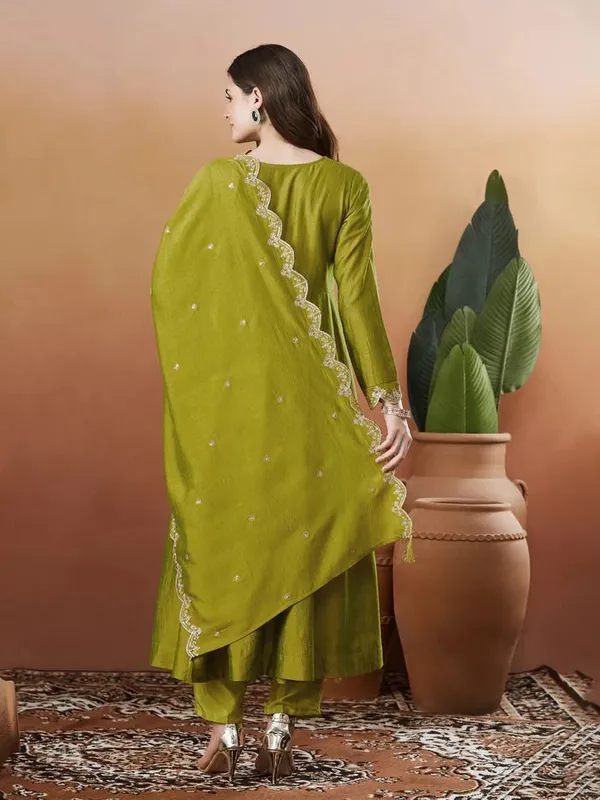 Green_Flared_Anarkali_Zari_Embroidered_Kurta_Set_For_Women
