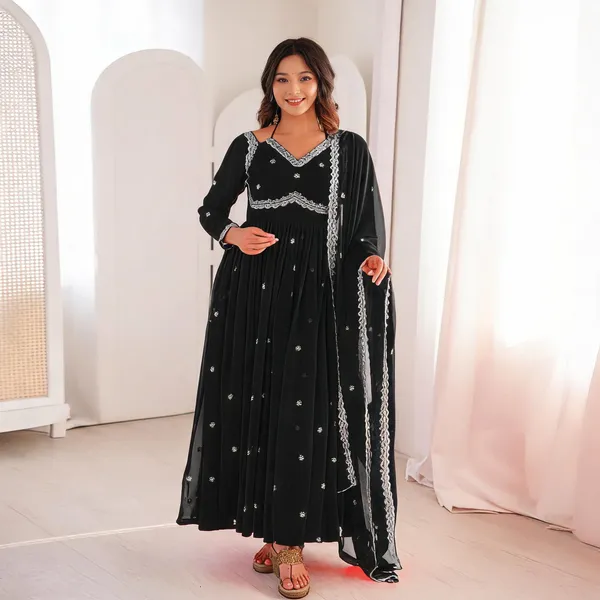 Black_Georgette_Embroidered_Anarkali_Kurta_Dupatta_Set_For_Women