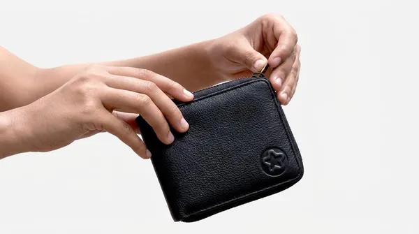 Usmc_Unisex_Zip_Wallet_|_Made_With_Premium_Leather_Material_|_Carefully_Handcrafted_|_Holds_Up_To_8_Cards_|_Slim_And_Easy_To_Fit_In_Pocket_|_Coin_Pocket_With_Button_Closure_|_Carefully_Handcrafted