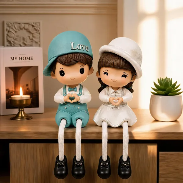Polyresin_Hand_Painted_Seated_Heart_Couple_Showpiece